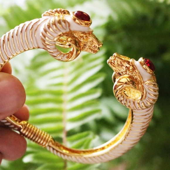 🏆 BOOKPIECE Kenneth Jay Lane Ram's Head Bracelet - Picture 12 of 16